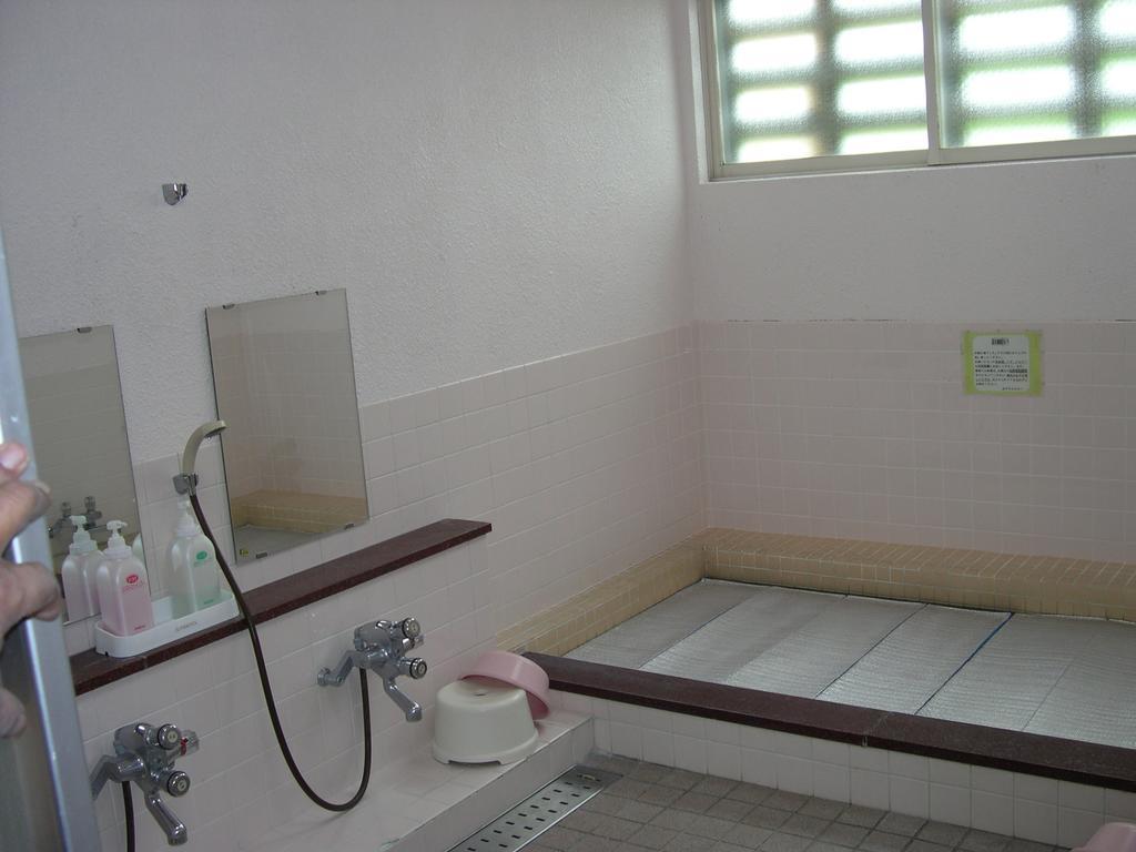 Pension New White Bear คุตชาน ภายนอก รูปภาพ